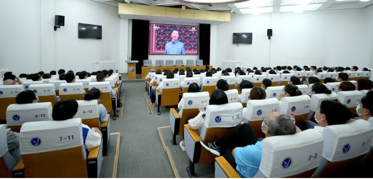 建党百年奋进路,昂首阔步新征程——我校组织观看庆祝中国共产党成立100周年大会现场直播(图1) 建党百年奋进路,昂首阔步新征程——我校组织观看庆祝中国共产党成立100周年大会现场直播(图1)