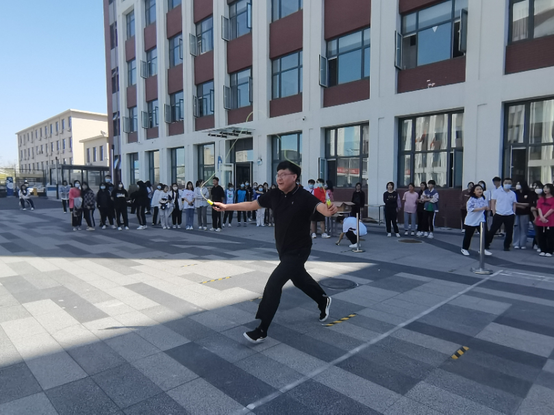 封闭管理保安全 课余活动暖心间——入驻全封闭式校园党员干部侧记(七)(图5) 封闭管理保安全 课余活动暖心间——入驻全封闭式校园党员干部侧记(七)(图5)