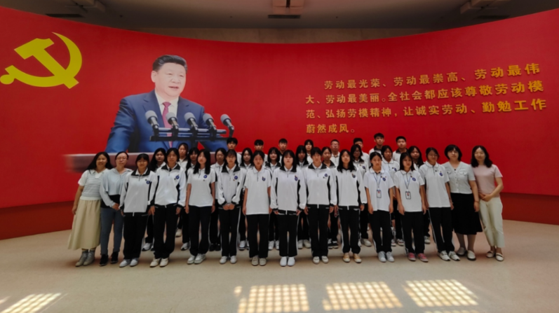 学校2024年“职业教育活动周”暨“天津技能周”系列活动(四)(图1) 学校2024年“职业教育活动周”暨“天津技能周”系列活动(四)(图1)