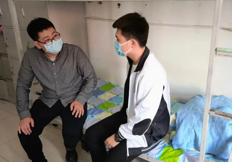 坚持铸魂育人 践行职教使命——记学校优秀共产党员魏帅(图1)